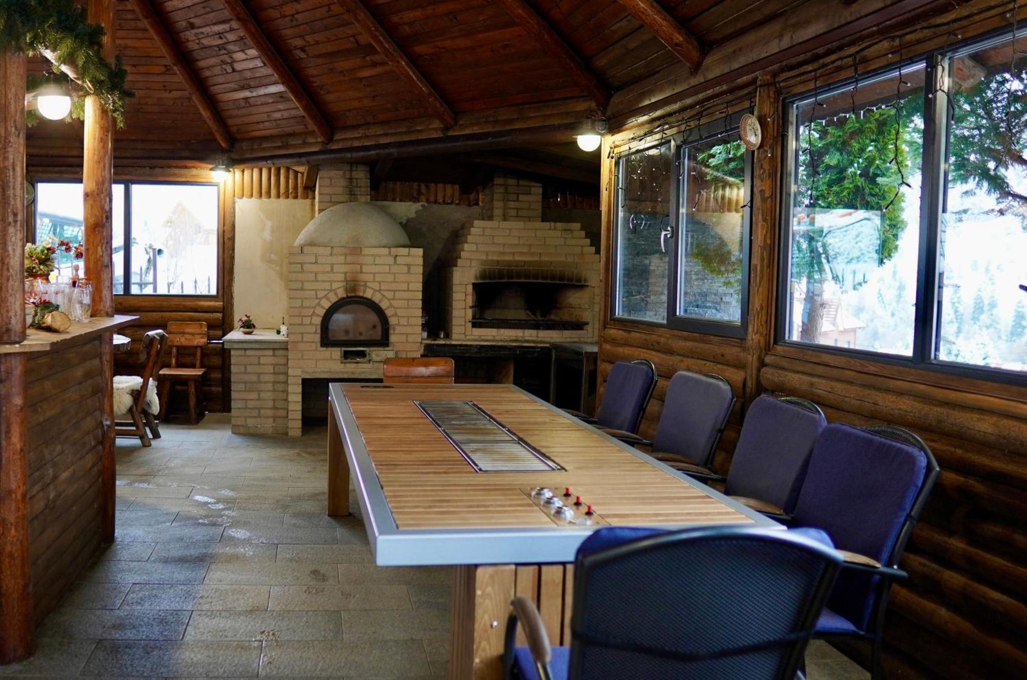 Hotel Carpat Inn Azuga Buitenkant foto