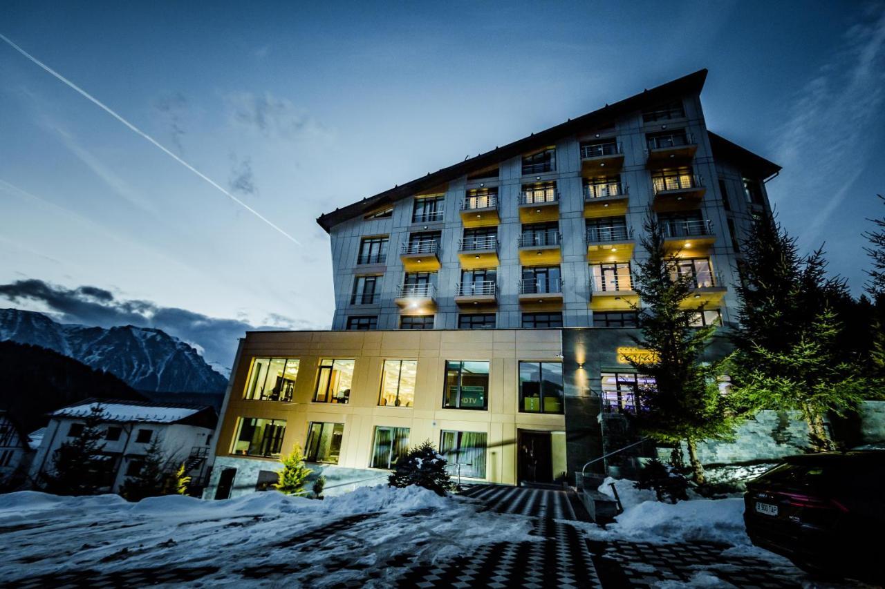 Hotel Carpat Inn Azuga Buitenkant foto