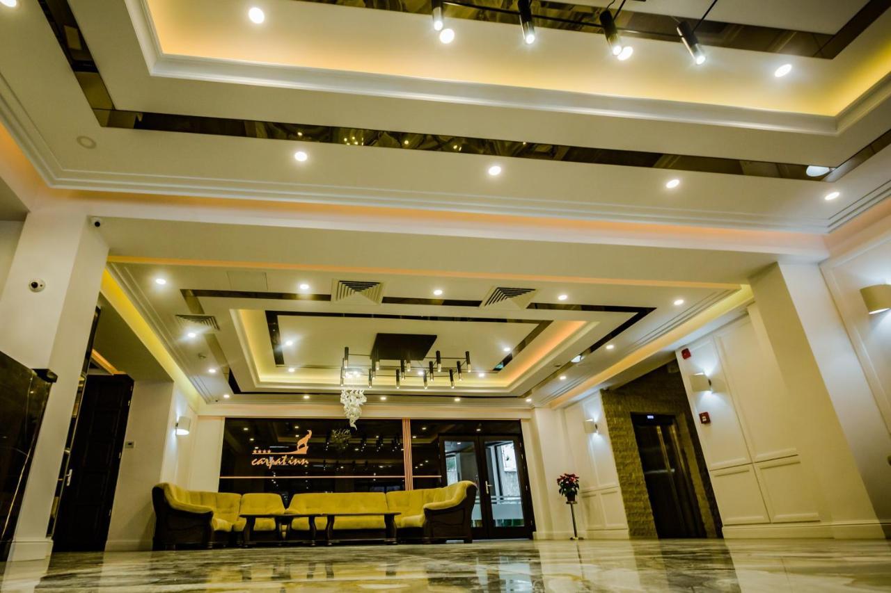 Hotel Carpat Inn Azuga Buitenkant foto